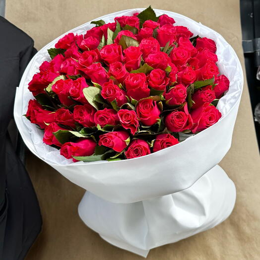 Букет из 55 ароматных роз 🌹