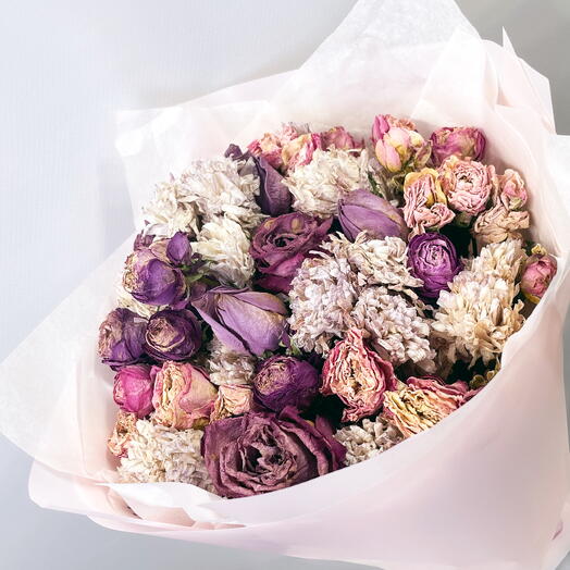 Dried roses and chrysanthemums