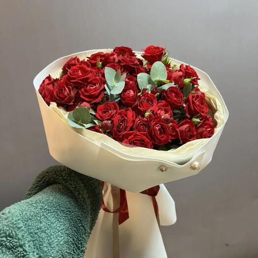 Букет из 11 кустовых роз