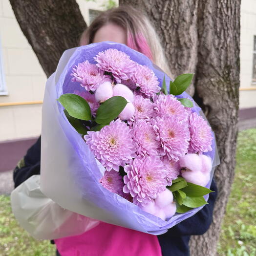 Букет с хризантемой и хлопком круглый