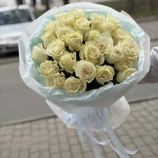 Букет из 15 белых роз