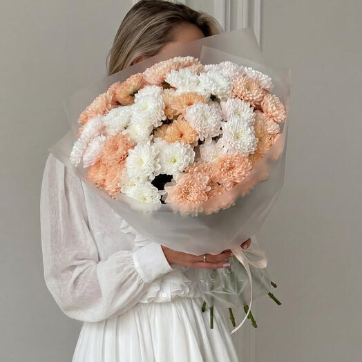 Дофаминовый букет с белой и персиковой хризантемой (11 веток) от XOFLOWERS