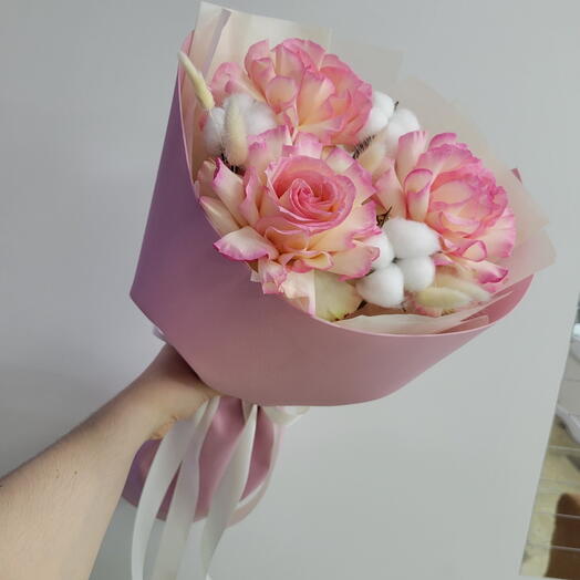 Букет из французских роз с хлопком 🤍