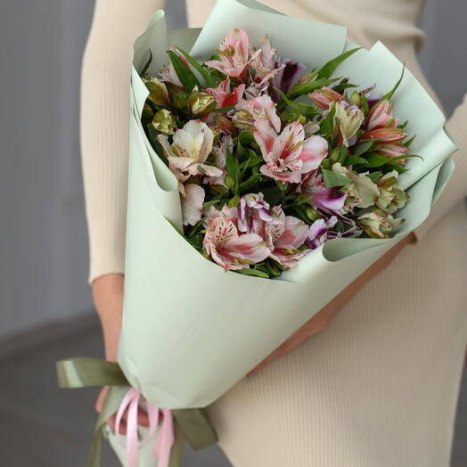 Альстромерия МИКС в пленке (9шт)