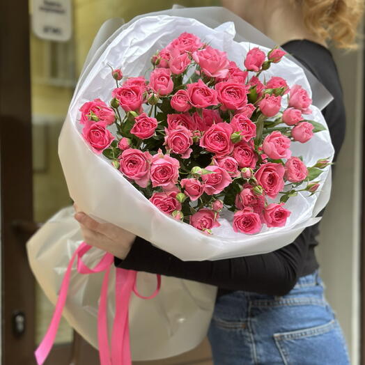 Букет дня!💕Кустовые розы в стильной упаковке