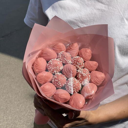 Blush Pink Chocolate Strawberry Bouquet | Premium Berry Gift