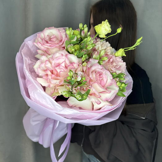 Нежный пышный букет ажурные розы💕