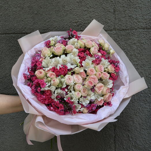 Luxury Blush Garden Rose   White Alstroemeria Bouquet