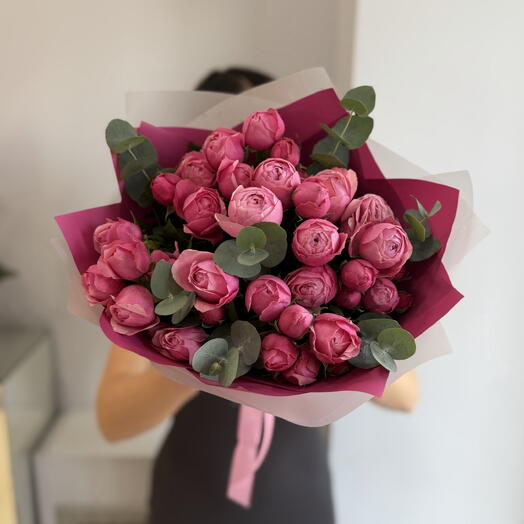 Букет из пионовидной кустовой розы Pink Silva 7шт