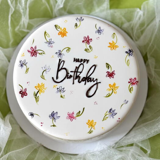 Муссовый торт Happy Birthday с цветочками