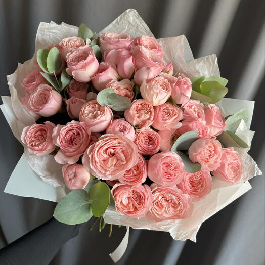 Большой букет с кустовой пионовидной розой "romantic"