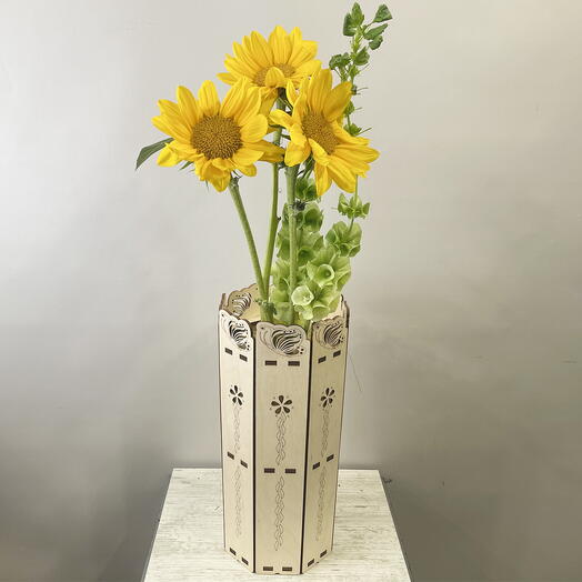 Flowerpot stand with a vase