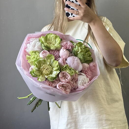 Букет с пионами, розами Вегги и пионовидными розами 🌿💗