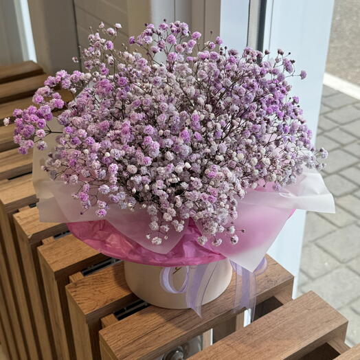 Композиция из сиреневой гипсофилы