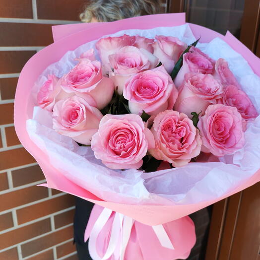 Розовые розы 17шт