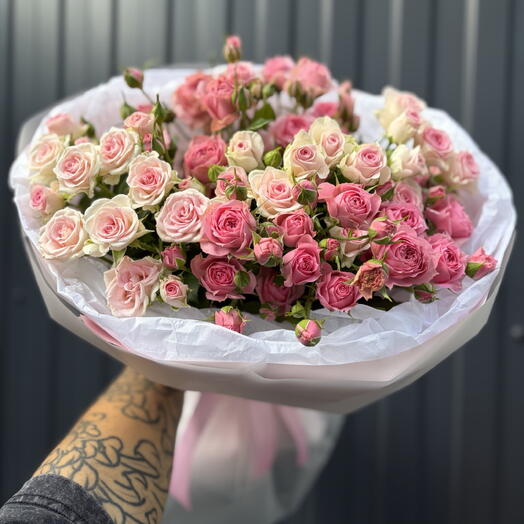 Микс розовых кустовых роз 💓🩷🌸