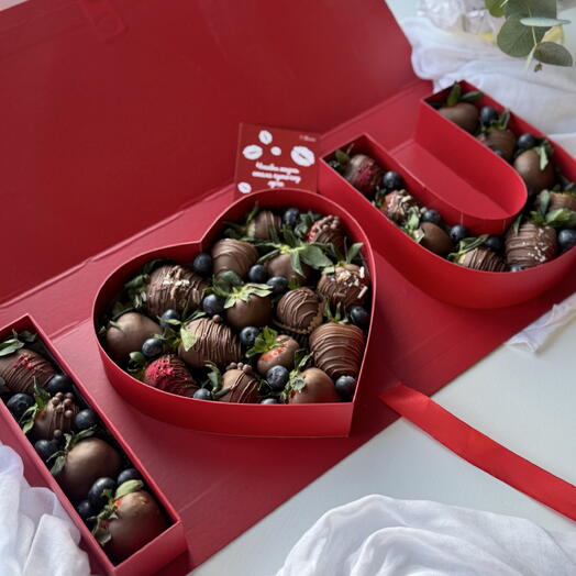 Клубника в шоколаде «I love you»