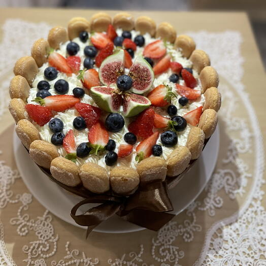 Торт Тирамису с ягодами 🍓с клубникой , голубикой и инжиром