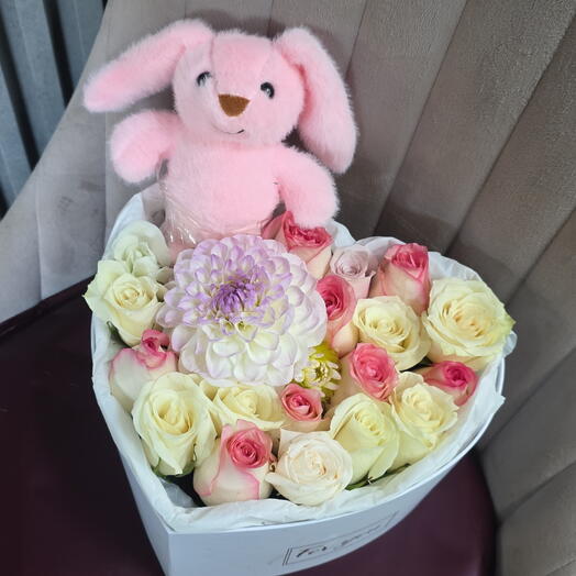 Коробка сердце с мягким зайкой