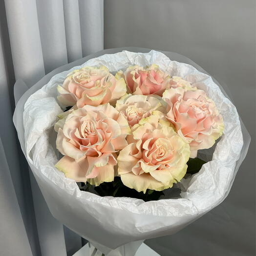 Букет с ажурными розами