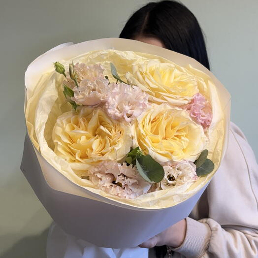 Букет из эустомы и роз канделайт💕🌸