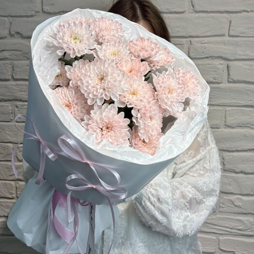 Нежный комплимент из 3 кустовых хризантем