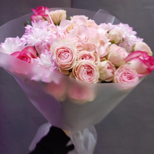 Букет с кустовыми розами и гортензией🌸 🌹💐
