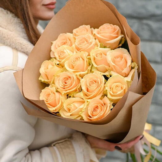 15 Peach roses in craft