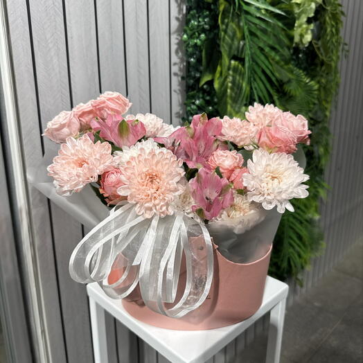 Композиция с кустовой розой и альстромерией🌸96005