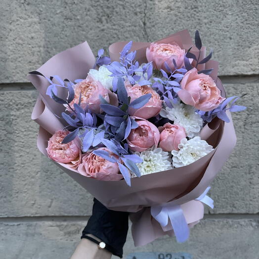 Композиция из пион роз