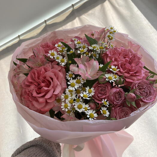 розовое чудо с пионовидными розочками🌸
