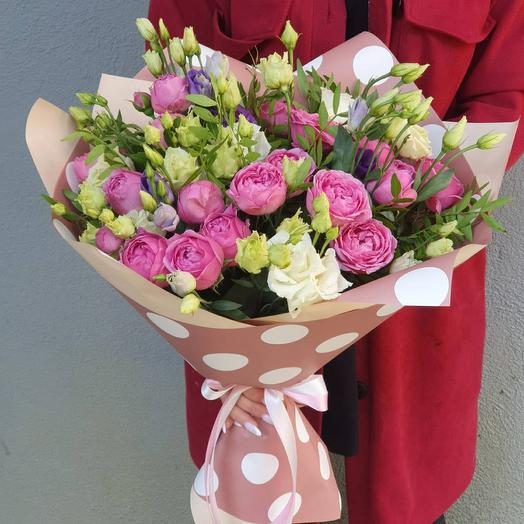 Букет из эустом и пионовидных роз