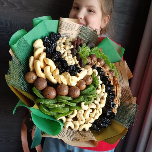 Букет из орехов и сухофруктов Вихрь
