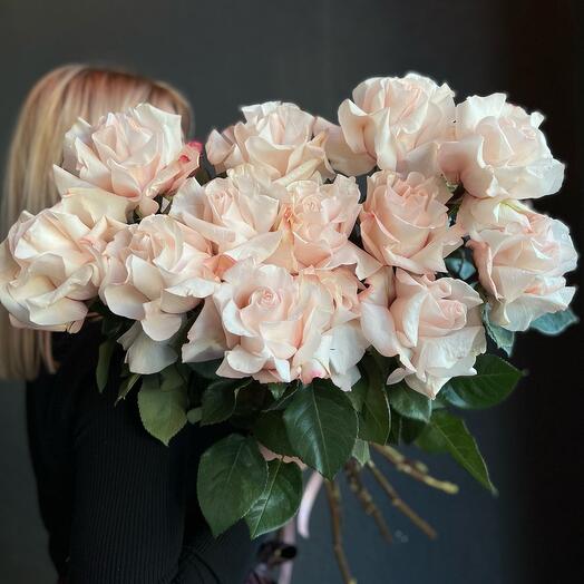Ramo De rosas pomarosa