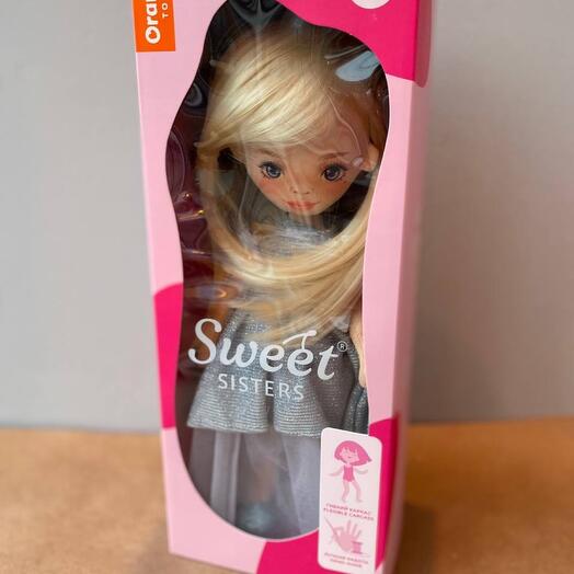 Кукла Sweet sisters со светлыми волосами в серебристом платье