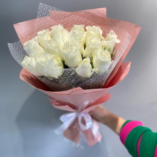 Букет из белых роз ажур