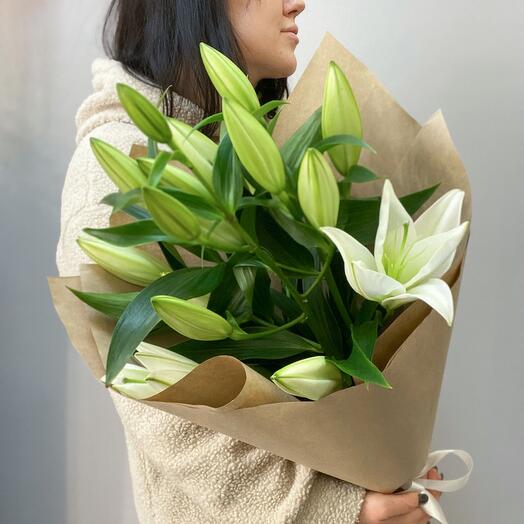 3 white lilies