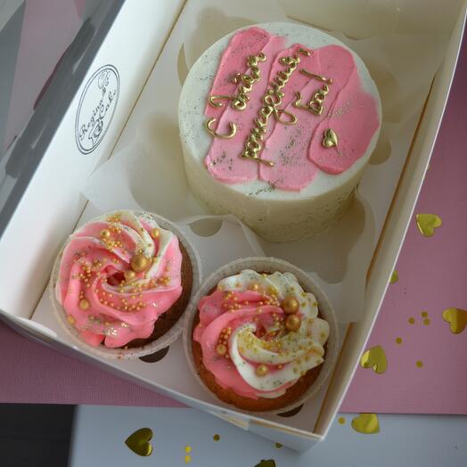 Gift set of bento and cupcakes