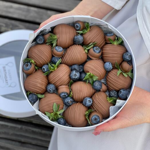 Клубника и голубика в шоколаде Berry mix