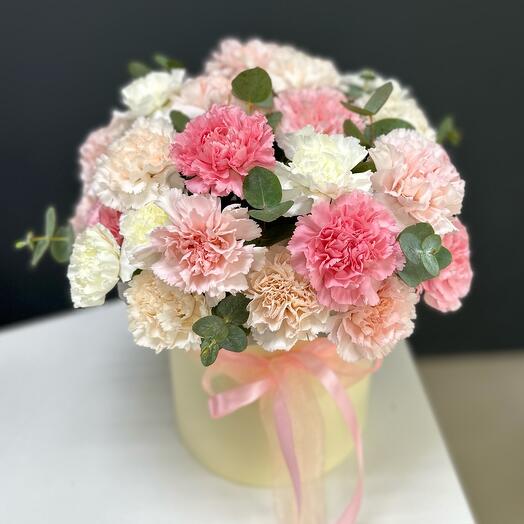 Шляпная коробка с гвоздиками (L)
