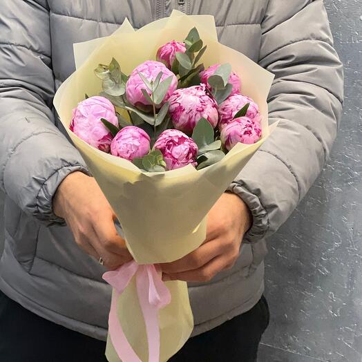 Пиона Сара Бернар с эвкалиптом)