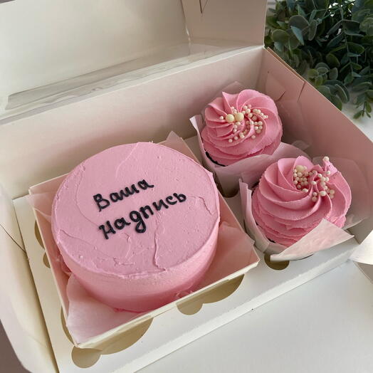 Бенто торт і 2 капкейки з написом на вибір