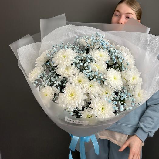 Large bouquet with white chrysanthemums