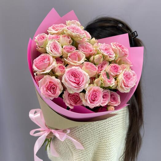 Букет из розовых кустовых Роз 7 шт