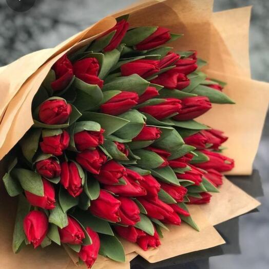 Сердце из тюльпанов