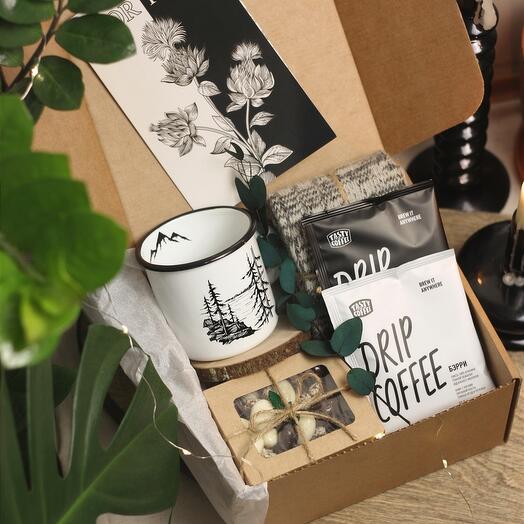 Men's gift box with "Forest and Mountains" mug, coffee, nuts and socks 26