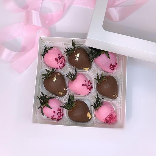 Клубника в молочном и розовом шоколаде 💕 Без сахара