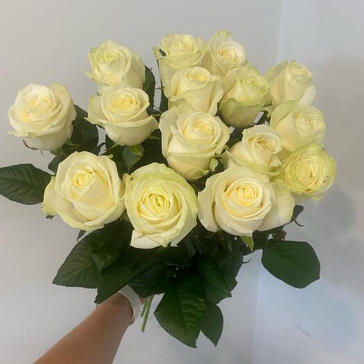 Bouquet of 15 white roses