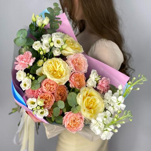 Букет из пионовидных роз