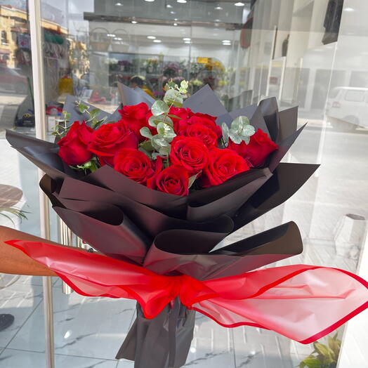 19 Red Roses Bouquet